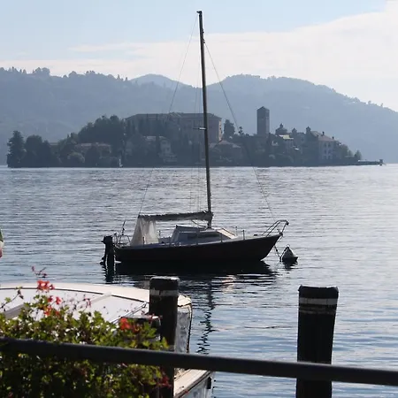 Oda ve Kahvaltı Fattoria Del Pino Orta San Giulio