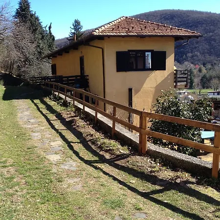 Fattoria Del Pino Panzió *
